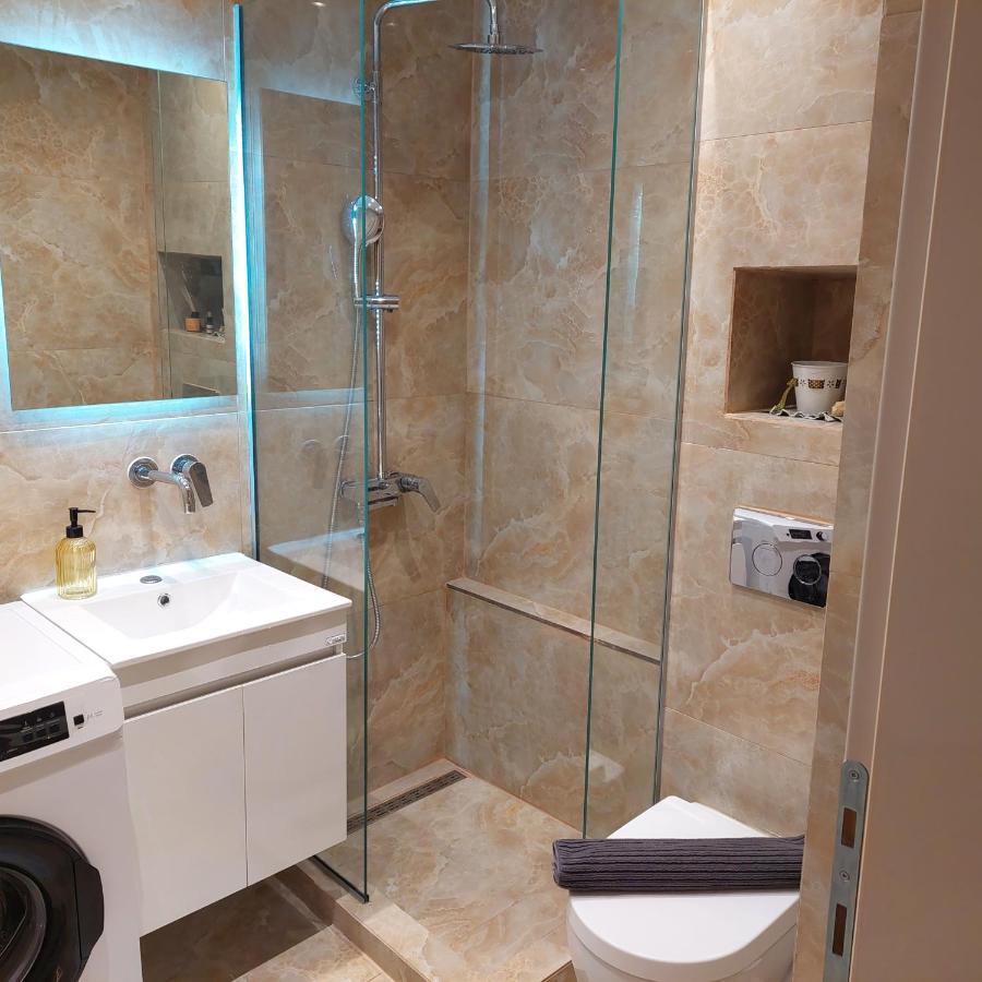 Budget Apartment To The Center Tesalonika Bagian luar foto